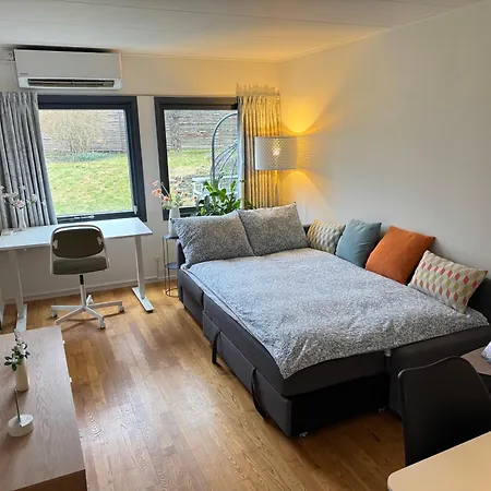 Charming Nordic Sleeps Up To 6 - Near Copenhagen דירה