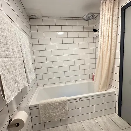 Charming Nordic Sleeps Up To 6 - Near Copenhagen דירה *