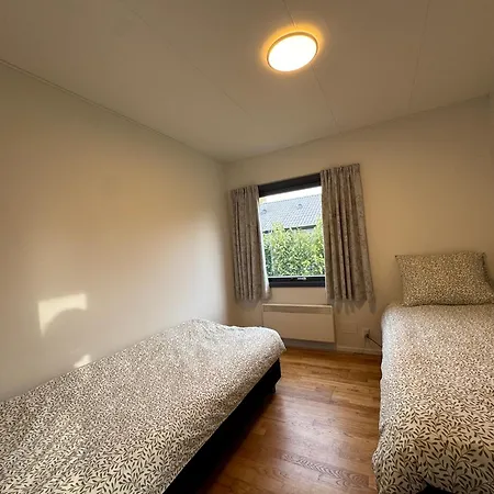 Charming Nordic Sleeps Up To 6 - Near Copenhagen דירה