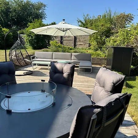 Charming Nordic Sleeps Up To 6 - Near Copenhagen Leilighet