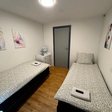 Charming Nordic Sleeps Up To 6 - Near Copenhagen Leilighet Farum